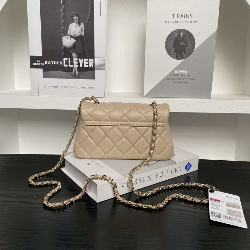 Chanel AP4592 25S Mini Flap jehněčí kůže meruňková zlatá