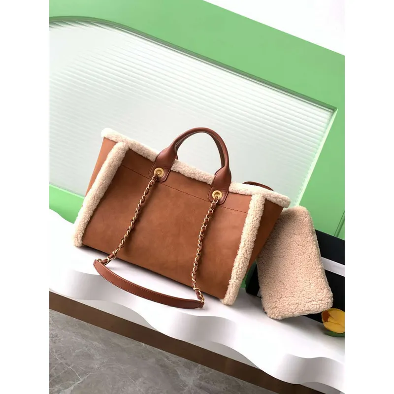 Chanel AS3257 Malý obchod z semiše & zlatý tón hnědý