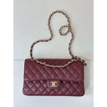 Chanel A01112 Klapková klasická kabelka 11.12 z telecí kůže s šitým okrajem vínově červená