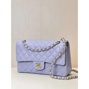 Chanel A01112 Klapková klasická kabelka 11.12 z telecí kůže & zlatého tónu kovu světle fialová