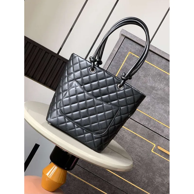 Chanel A98003 Vintage Velká kabela černá s lakovaným koženým CC