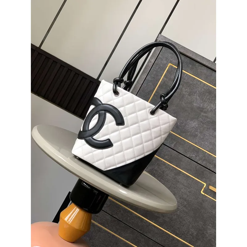Chanel A98002 Vintage kabela Bucket bílá