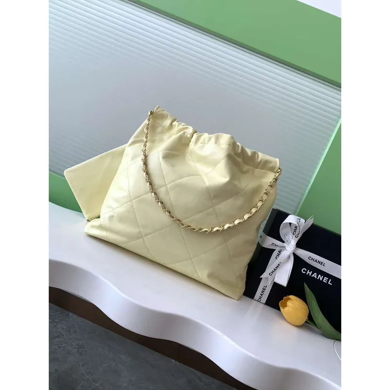 Chanel 22 AS3261 Kabelka 24C Lesklá telecí kůže Světle žluté zlato