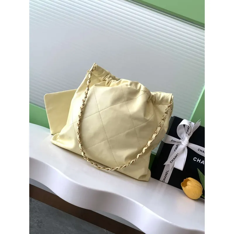 Chanel 22 AS3260 Malá Kabelka 25C Lesklá Telecí Kůže Světle Žlutá