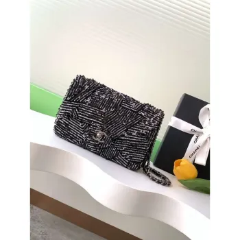 Chanel A69900 24K Mini Flap Bílá trubičková korálky flitry CF AS1116