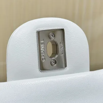 Chanel A01112 Klapková klasická kabelka 11.12 Haas jehněčí kůže & zlatý tón kovu bílá