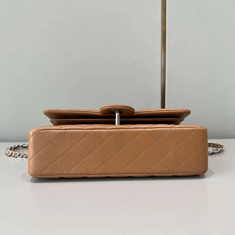 Chanel A01112 Klapková klasická kabelka 11.12 Haas jehněčí kůže & zlatý tón kovu karamelová