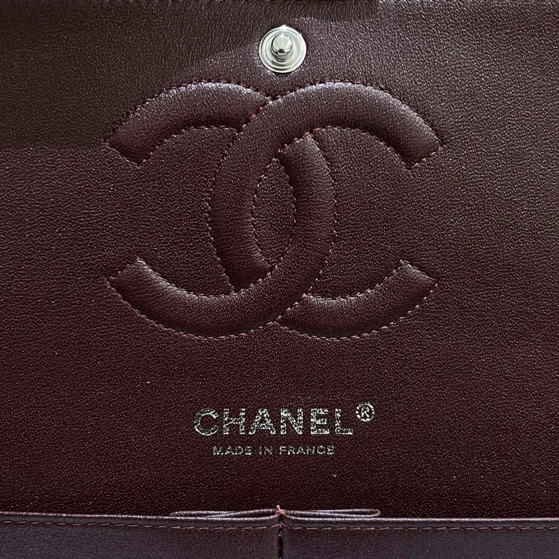 Chanel A01112 Klapková klasická kabelka 11.12 Haas jehněčí kůže & zlatý tón kovu černá