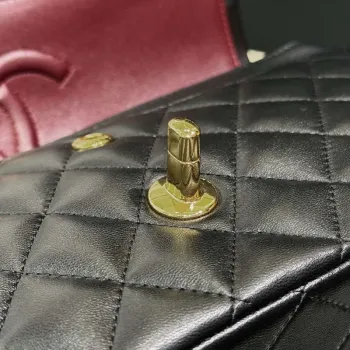 Chanel A01112 Klapková klasická kabelka 11.12 Haas jehněčí kůže & zlatý tón kovu černá