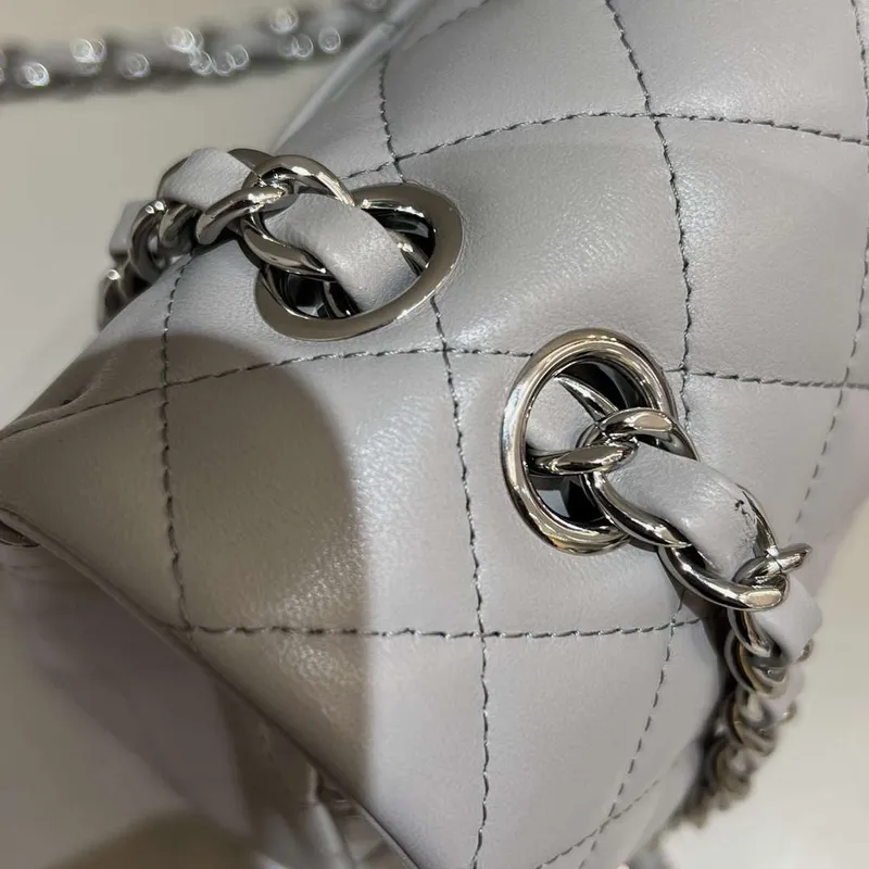 Chanel A01112 Klapková klasická kabelka 11.12 Haas jehněčí kůže & zlatý tón kovu světle šedá