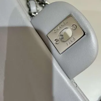 Chanel A01112 Klapková klasická kabelka 11.12 Haas jehněčí kůže & zlatý tón kovu světle šedá