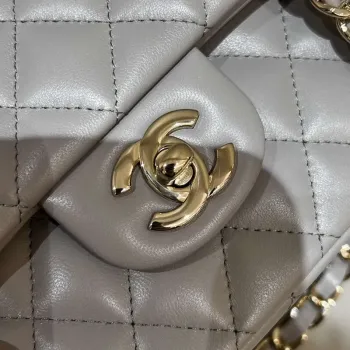 Chanel A01112 Klapková klasická kabelka 11.12 Haas jehněčí kůže & zlatý tón kovu světle šedá