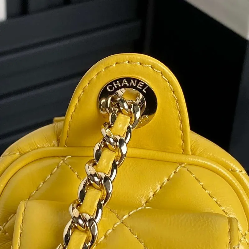 Chanel AS5220 Malá taška na fotoaparát Lesklá zmačkaná jehněčí kůže & zlatý tón kovu žlutá