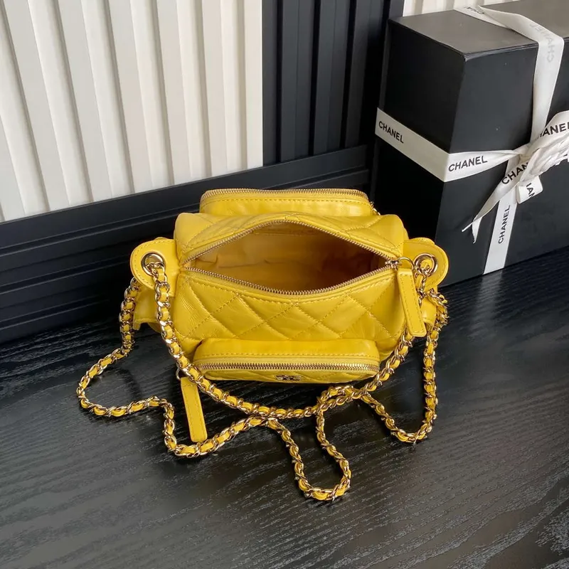 Chanel AS5220 Malá taška na fotoaparát Lesklá zmačkaná jehněčí kůže & zlatý tón kovu žlutá