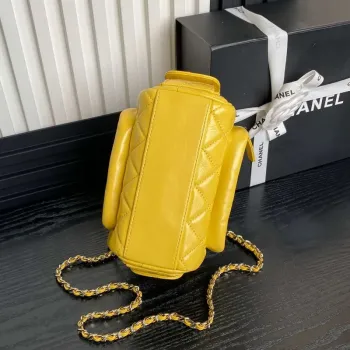 Chanel AS5220 Malá taška na fotoaparát Lesklá zmačkaná jehněčí kůže & zlatý tón kovu žlutá