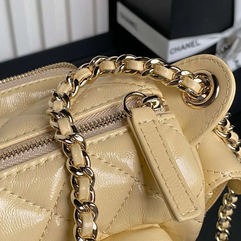 Chanel AS5220 Malá taška na fotoaparát Lesklá zmačkaná jehněčí kůže & zlatý tón kovu meruňková