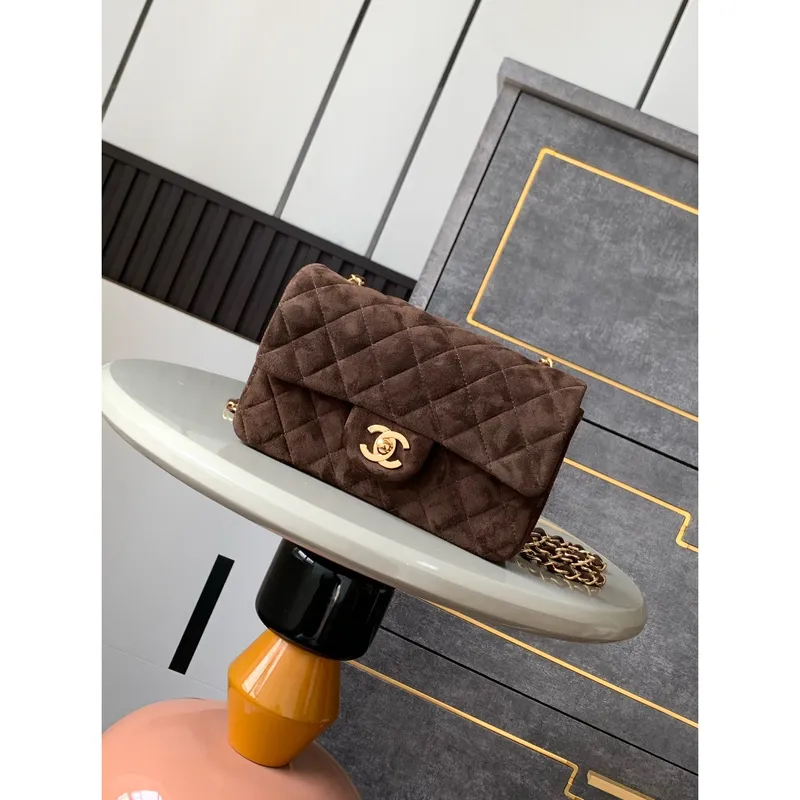 Chanel A69900 Mini Flap Bag z jemné kůže AS1116 tmavě hnědá