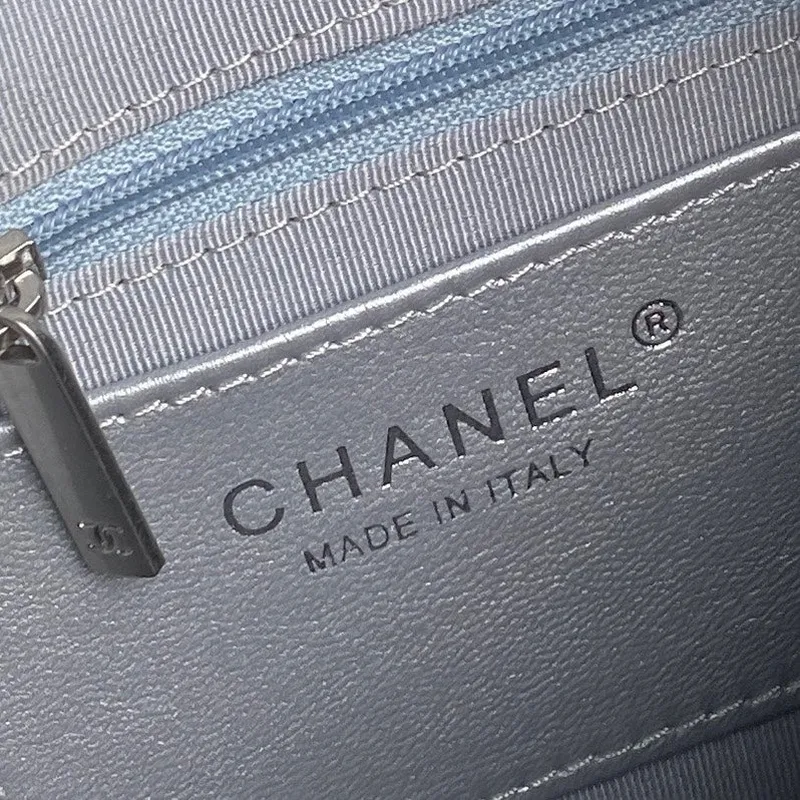 Chanel AS5339 Malá hobo lesklá jehněčí kůže & zlatý tón kovu stříbrná