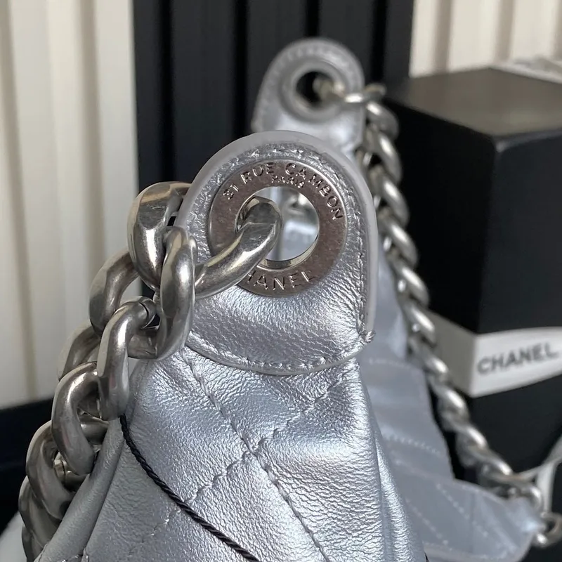 Chanel AS5302 Hobo Lesklá jehněčí kůže & Zlatý tón kovu Stříbrná