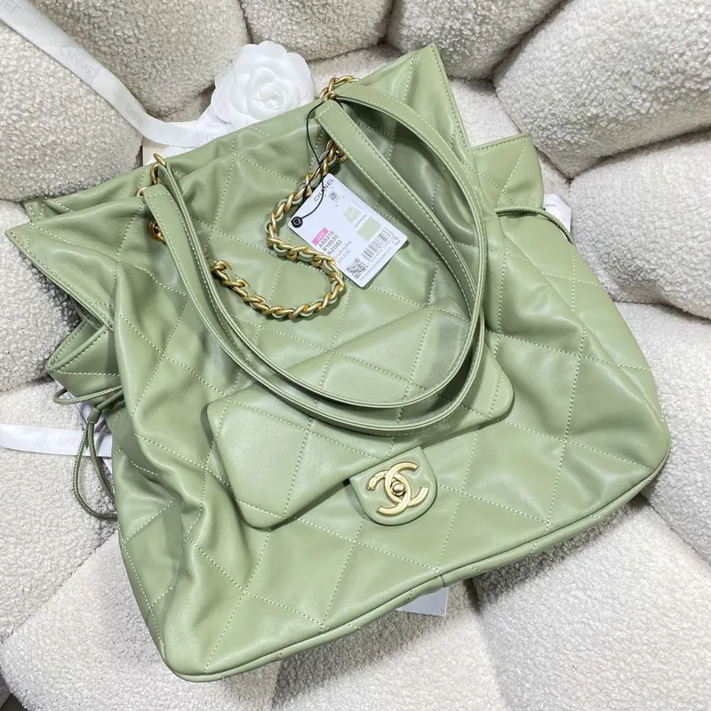 Chanel AS5315 Nákupní taška Lesklá jehněčí kůže & zlatý tón kovu zelená
