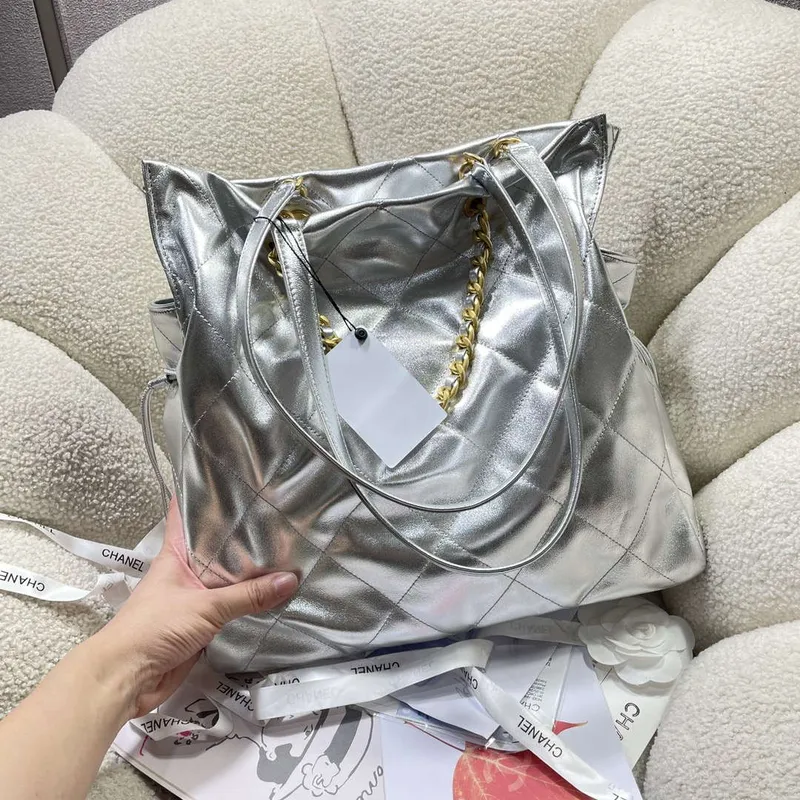 Chanel AS5315 Nákupní taška Lesklá jehněčí kůže & Zlatý tón kovu Stříbrná