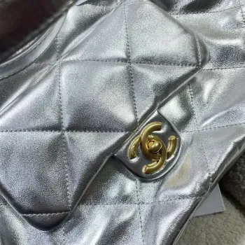 Chanel AS5315 Nákupní taška Lesklá jehněčí kůže & Zlatý tón kovu Stříbrná