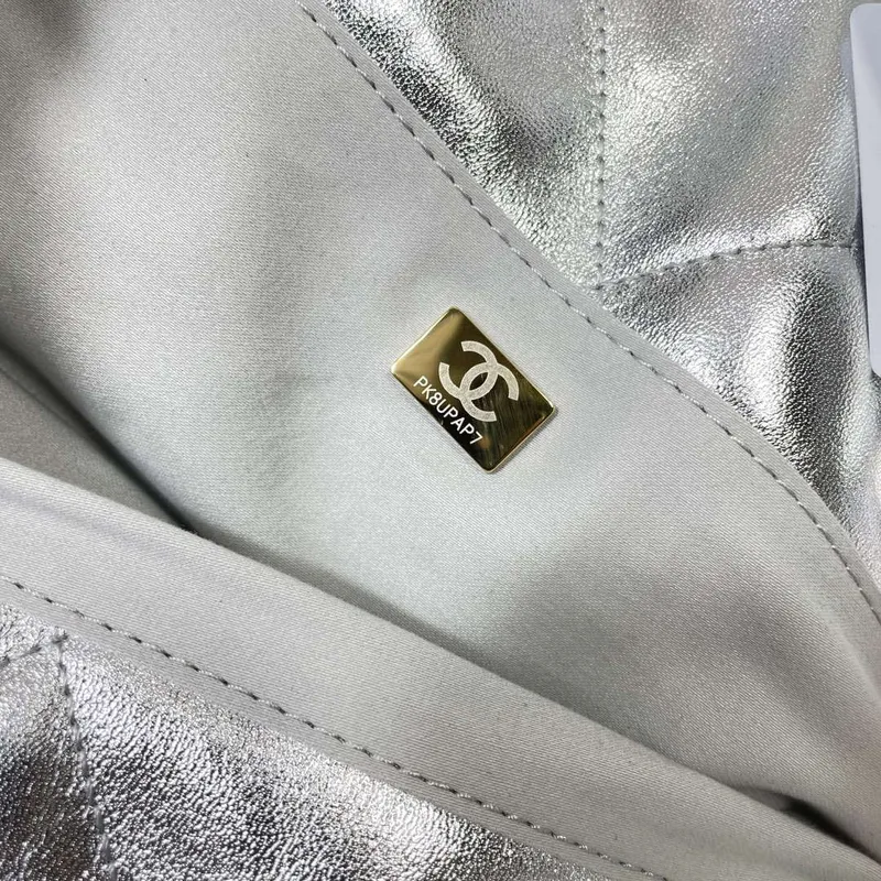 Chanel AS5315 Nákupní taška Lesklá jehněčí kůže & Zlatý tón kovu Stříbrná