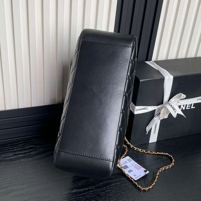 Chanel AS5192 Malá taška lesklá jehněčí kůže & zlatý tón kovu černá