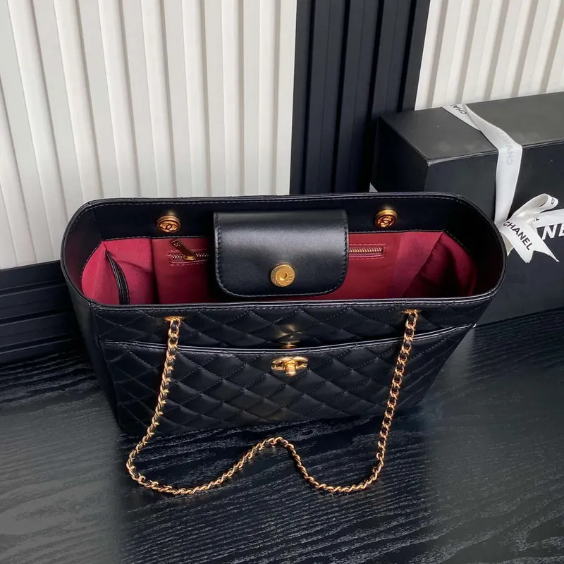 Chanel AS5192 Malá taška lesklá jehněčí kůže & zlatý tón kovu černá