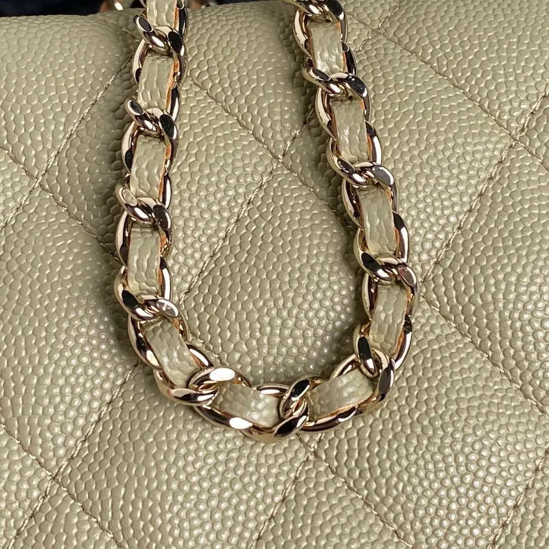 Chanel 25C AP4386 Hobo z jemné telecí kůže & zlatého tónu kovu světle zelená