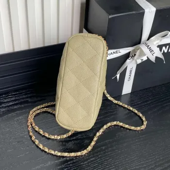 Chanel 25C AP4386 Hobo z jemné telecí kůže & zlatého tónu kovu světle zelená