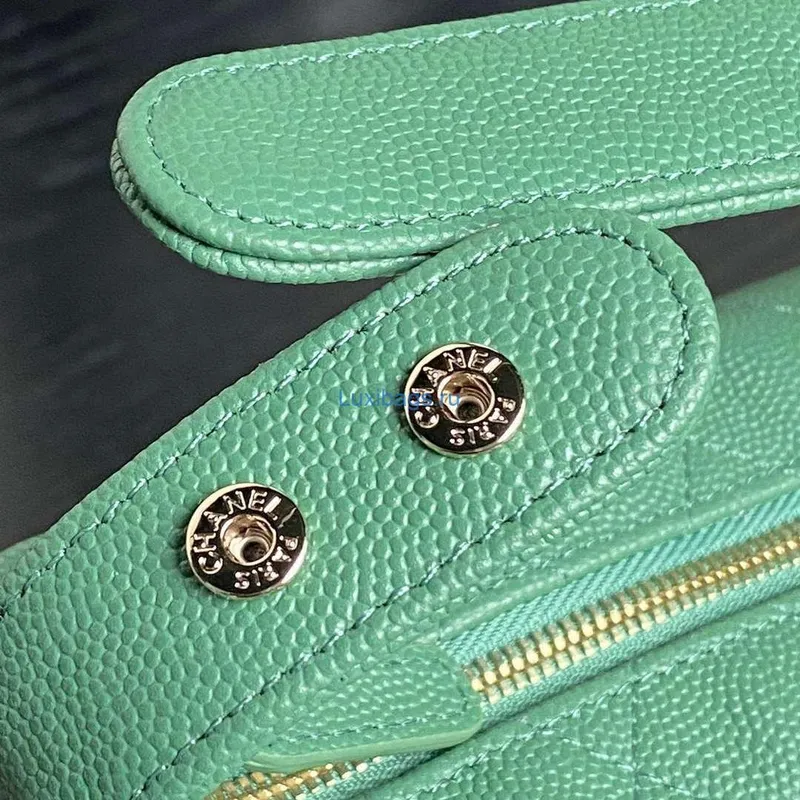 Chanel 25C AP4386 Hobo z jemné telecí kůže & zlatého tónu kovu zelená