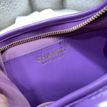 Chanel AS4922 Malá hobo lesklá jehněčí kůže & zlatý tón kovu fialová