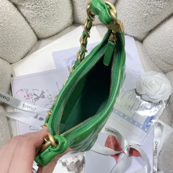 Chanel AS4922 Malá hobo lesklá jehněčí kůže & zlatý tón kovu zelená