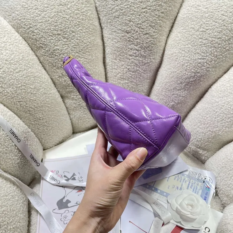 Chanel AS4912 Střední Hobo Lesklá jehněčí kůže & zlatý tón kovu fialová