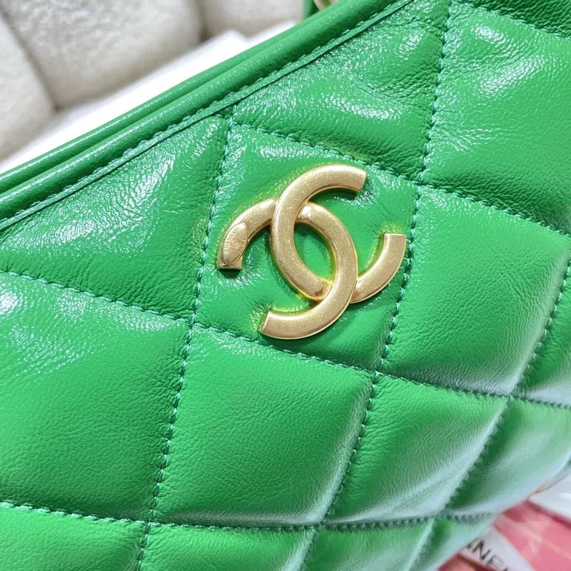 Chanel AS4912 Střední Hobo Lesklá jehněčí kůže & zlatý tón kovu zelená