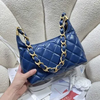 Chanel AS4912 Střední Hobo Lesklá jehněčí kůže & zlatý tón kovu námořnická modrá