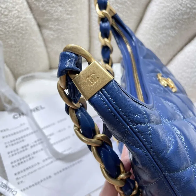 Chanel AS4912 Střední Hobo Lesklá jehněčí kůže & zlatý tón kovu námořnická modrá