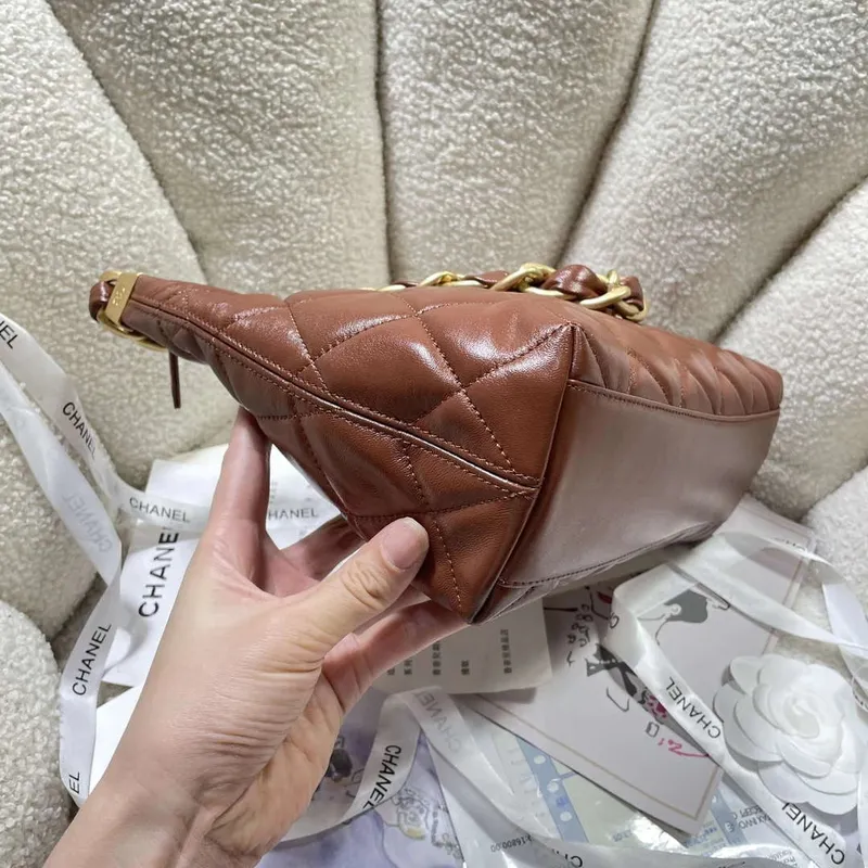 Chanel AS4912 Střední Hobo Lesklá jehněčí kůže & zlatý tón kovu hnědá