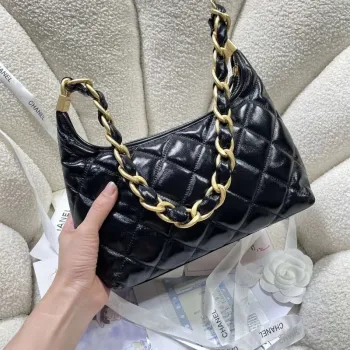 Chanel AS4912 Střední Hobo Lesklá jehněčí kůže & zlatý tón kovu černá