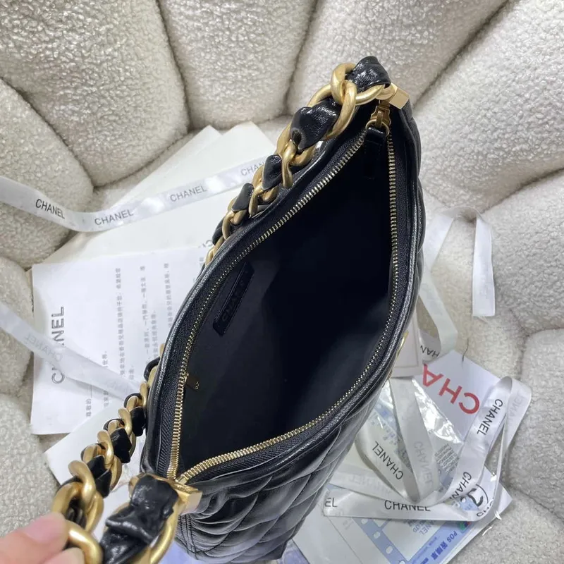 Chanel AS4912 Střední Hobo Lesklá jehněčí kůže & zlatý tón kovu černá