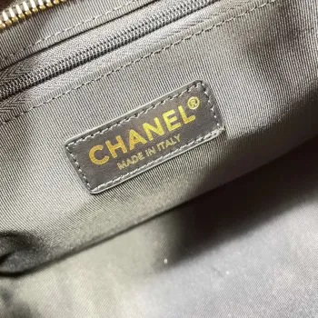 Chanel AS4912 Střední Hobo Lesklá jehněčí kůže & zlatý tón kovu černá