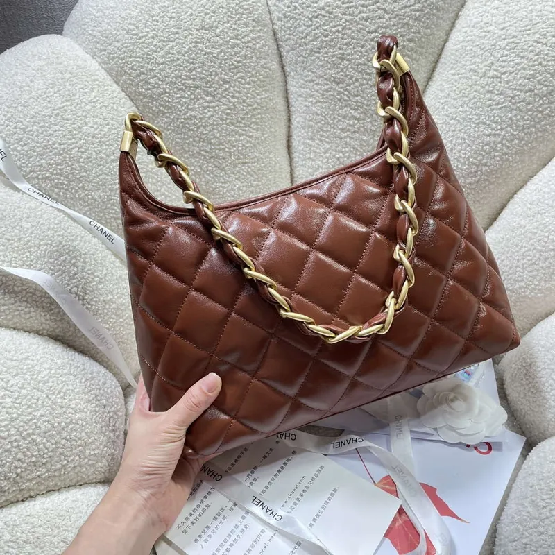 Chanel AS4923 Velká hobo taška Lesklá jehněčí kůže & zlatý tón kovu Hnědá