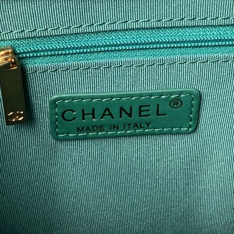 Chanel AS4923 Velká hobo kabelka Lesklá jehněčí kůže & Zlatý tón kovu Tmavě zelená