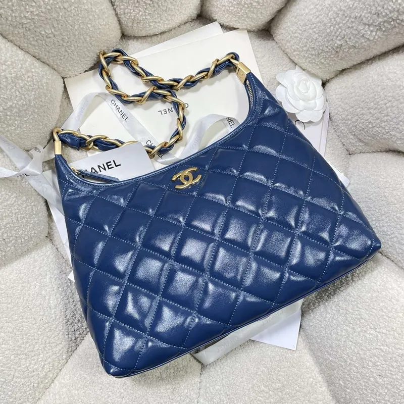 Chanel AS4923 Velká Hobo Lesklá Jehněčí Kůže & Zlatý Kov Námořnická Modrá