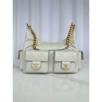 Chanel AS5339 Malá hobo lesklá jehněčí kůže & zlatý tón kovu světle zelená