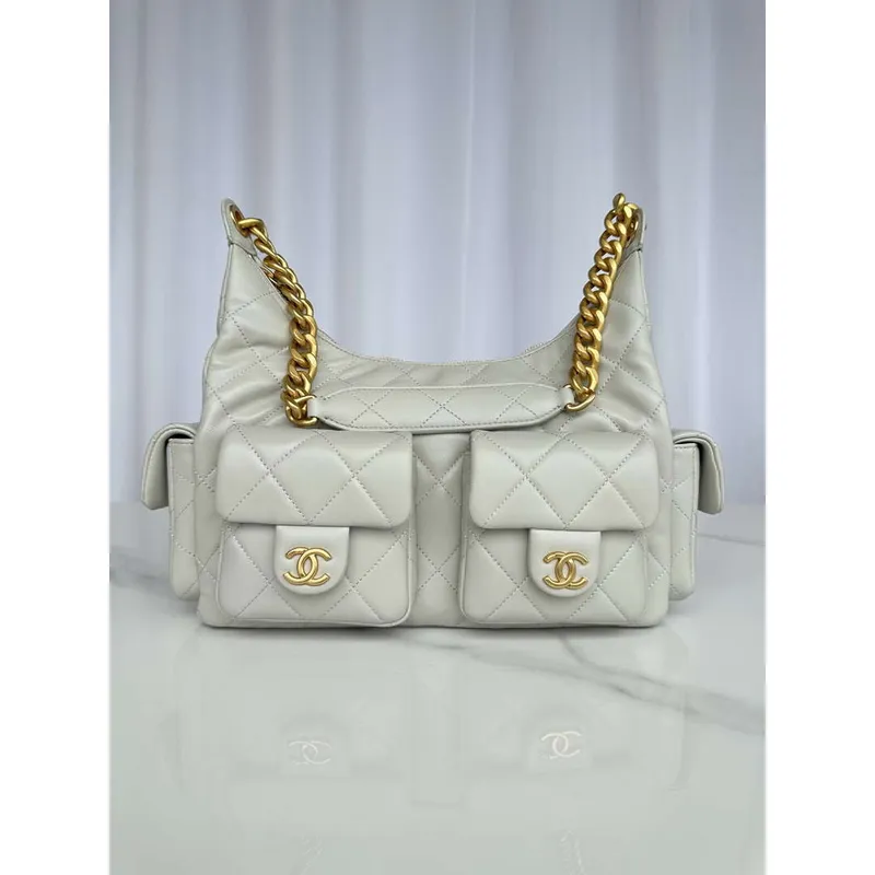 Chanel AS5339 Malá hobo lesklá jehněčí kůže & zlatý tón kovu světle zelená