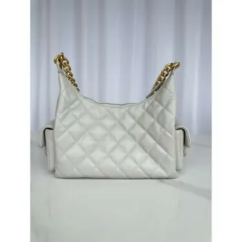 Chanel AS5339 Malá hobo lesklá jehněčí kůže & zlatý tón kovu světle zelená