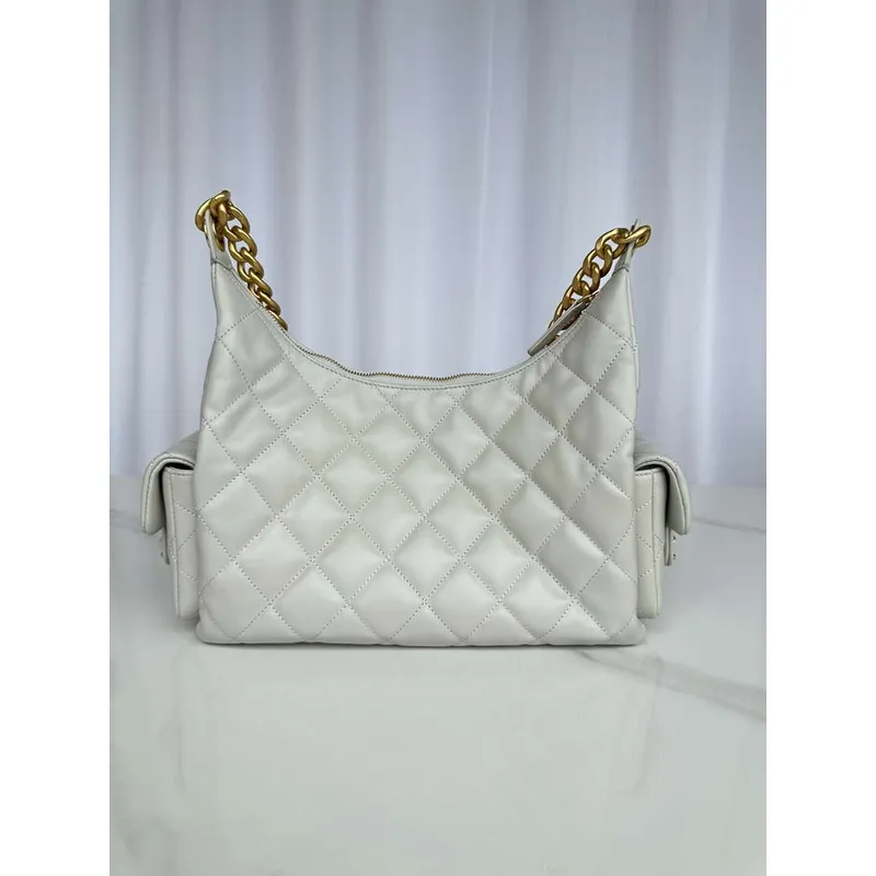 Chanel AS5339 Malá hobo lesklá jehněčí kůže & zlatý tón kovu světle zelená