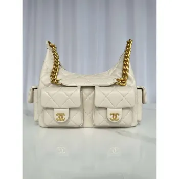 Chanel AS5339 Malá hobo lesklá jehněčí kůže & zlatý tón kovu meruňková